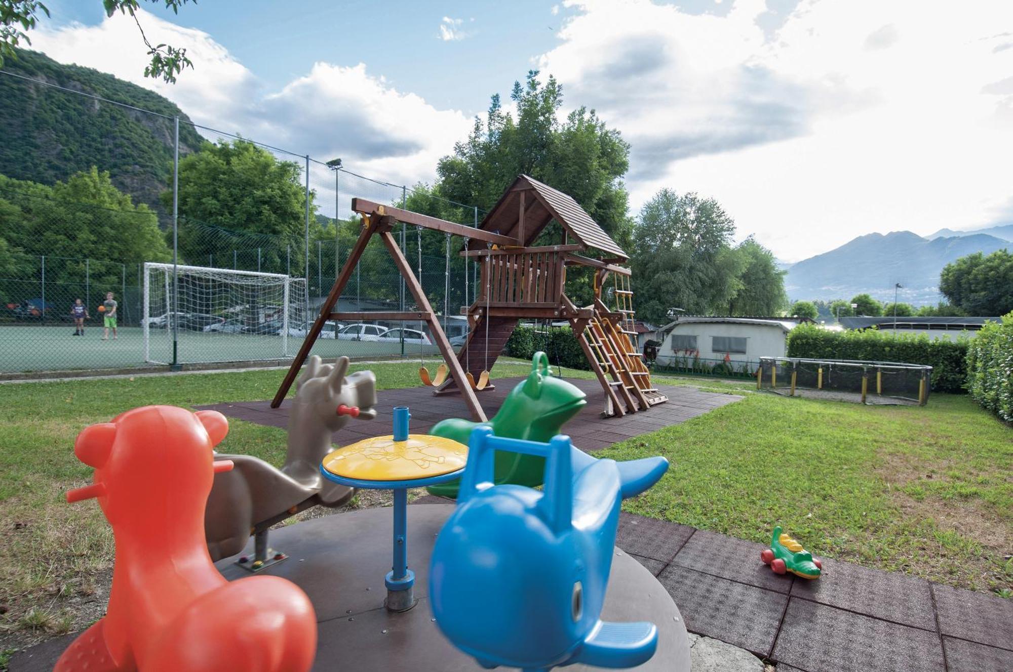 Green Village Accommodations Colico Exterior photo